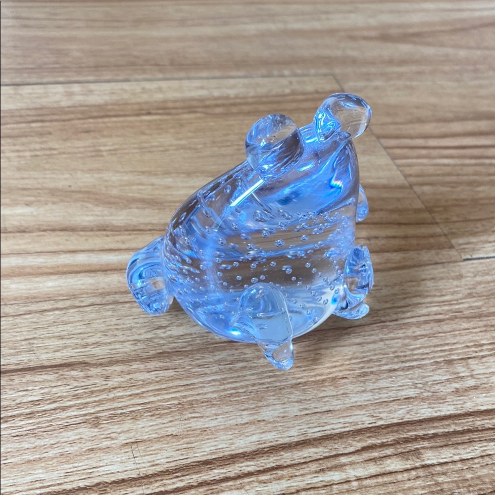Vintage glass controlled  bubble frog paperweight